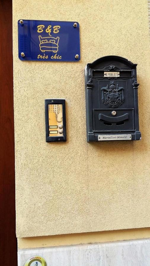 Bed and Breakfast Tres Chic Civitanova Marche Exterior foto