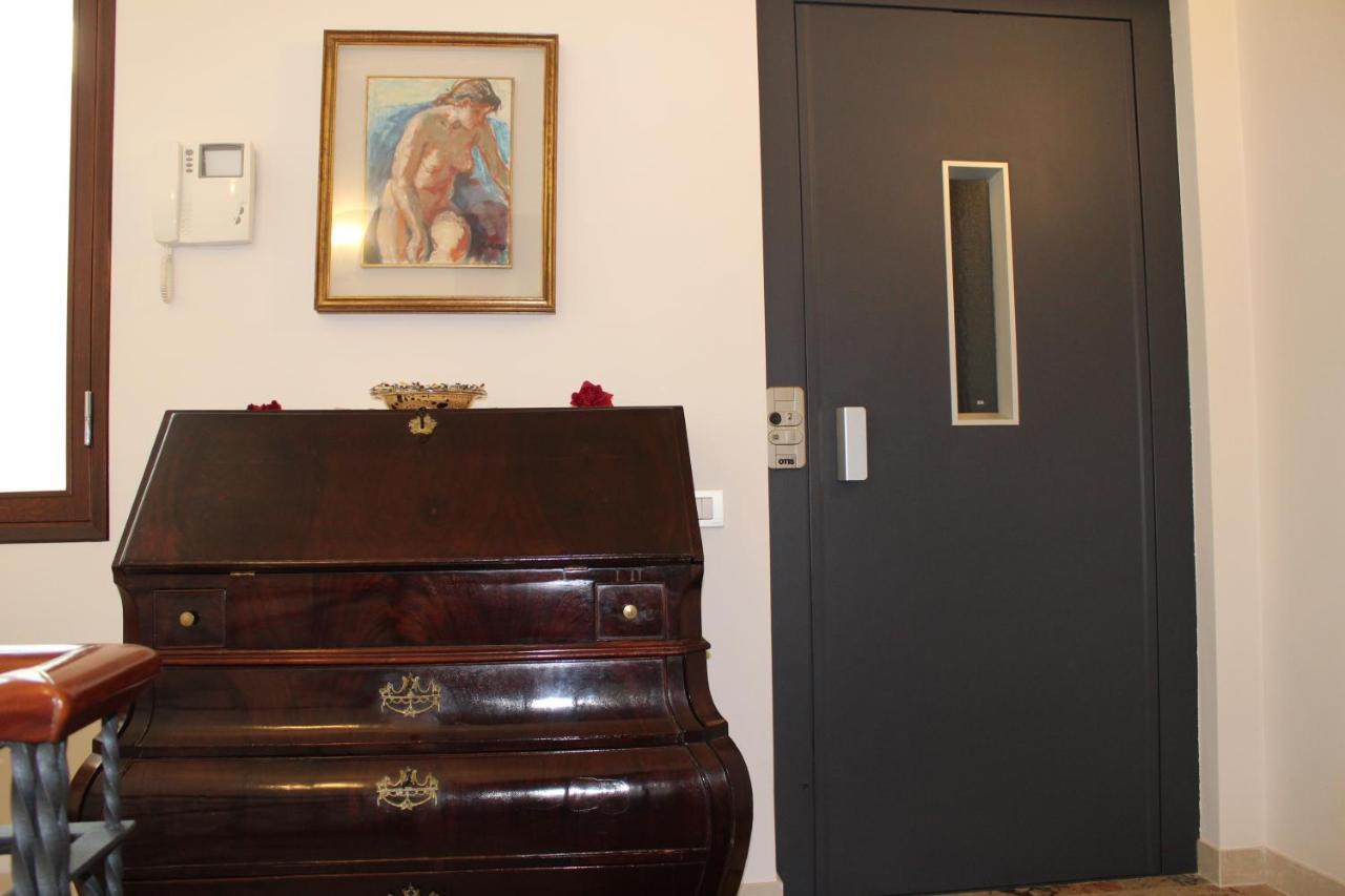 Bed and Breakfast Tres Chic Civitanova Marche Exterior foto