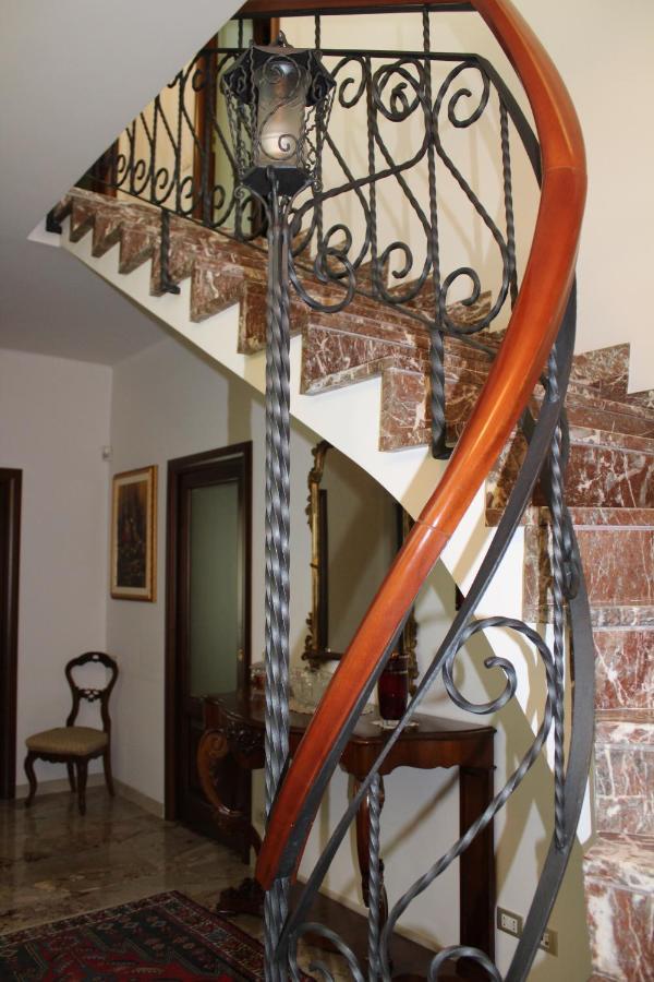 Bed and Breakfast Tres Chic Civitanova Marche Exterior foto