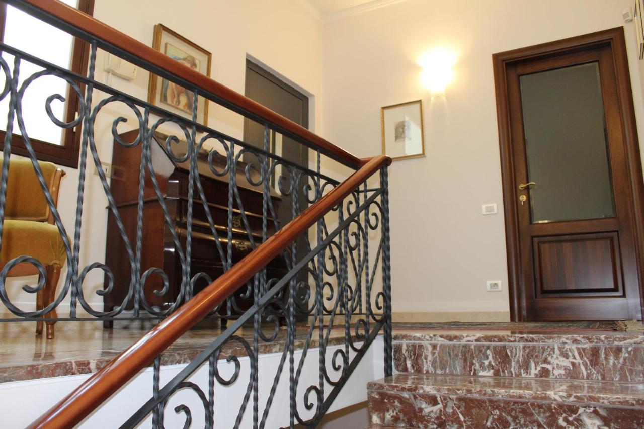 Bed and Breakfast Tres Chic Civitanova Marche Exterior foto